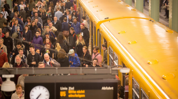 Berlīnes metrostacija "Alexanderplatz". Foto: Kay Nietfeld, DPA/LETA