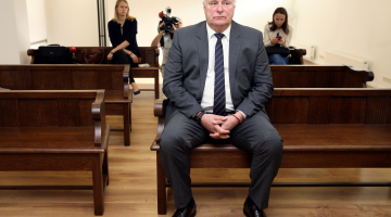 Rīgas brīvostas pārvaldnieks Leonīds Loginovs tiesas sēdē. Foto: Ieva Čīka, LETA.