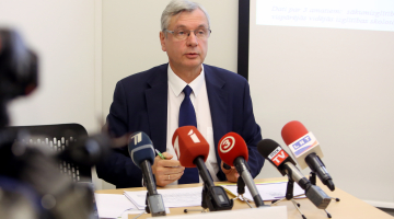 Izglītības un zinātnes ministrs Kārlis Šadurskis. Foto: Sintija Zandersone, LETA.