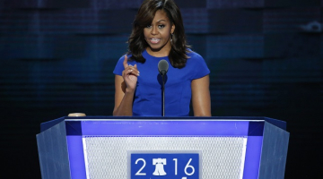 Mišela Obama pauž atbalstu Hilarijai Klintonei demokrātu kongresā. Foto: EPA/LETA