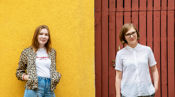 Latvijas Radio žurnālistes Anna Štefane (pa kreisi) un Ksenija Koļesņikova.