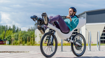 Lai savu izgudrojumu testētu, Fricis ar elektrovelosipēdu Boa brauc arī ikdienā. Ar uzlādētu velosipēdu var nobraukt 50 kilometru.