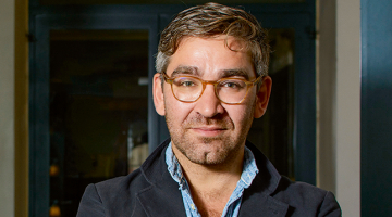 Simons Ostrovskis.