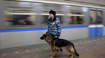 Patruļpoliciste Krievijā. Foto: EPA/LETA
