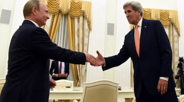 Džons Kerijs Maskavā tiekas ar Vladimiru Putinu. Foto: Reuters/LETA