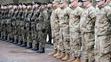 NATO karaspēks. Foto: Agencja Gazeta, REUTERS/LETA.