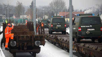 NATO spēku pārvietošanās. Foto: Michael Dalder, REUTERS/LETA.