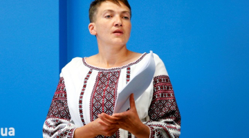 Ukrainas deputāte Nadija Savčenko preses konferencē, paziņojot par jaunu badastreiku. Foto: Reuters/LETA