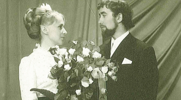 Helga Dancberga un Imants Kalniņš kāzu dienā. Foto no personīgā arhīva