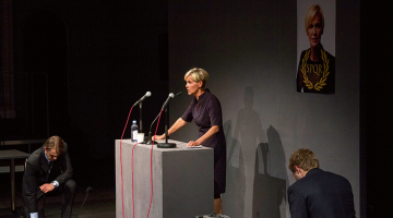 Jūlijam Cēzaram piemīt vēriens un izcilība, ko tam piešķir aktrises Ināras Sluckas personība.