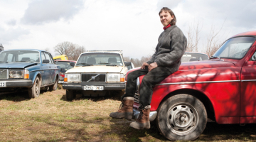 Viļņa Garozas kolekcijā ir ap 30 automobiļu, no kuriem vecākais un vēl braucošais ir 1967.gada Volvo 131 Amazon. Foto — Ieva Alberte