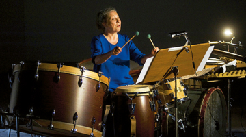 Skaņu mežs. Attēlā: perkusioniste Robina Šulkovska