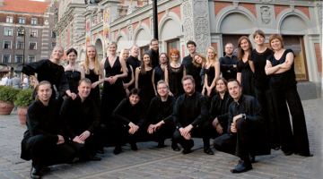 25 mūziķu vidū visus šos gadus aptuveni vienādā skaitā bijuši latvieši un lietuvieši, trīs, četri igauņi, arī pa kādam krievam un ukrainim.