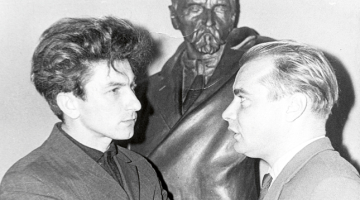 Imants Ziedonis (pa kreisi) un Ojārs Vācietis, 1966.gads.