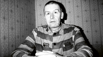 Portrets tapis Valsts drošības komitejas izolatorā Rīgā. To 1988.gada janvārī pēc Gunāra Astras atgriešanās izdevās uzņemt viņa dzīvesbiedrei Līvijai.