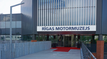 Atjaunotais Rīgas Motormuzejs aicina iepazīties ar jaunu ekspozīciju par autovēsturi Latvijā un pasaulē. Pagājušā gadsimta 80. gados projektētā ēka ir tipisks postmodernisma arhitektūras paraugs un viena no ievērojamākajām ēkām Mežciemā.