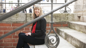 «Man patīk, ja koris dzied kā viens instruments,» saka Laura. «Dažkārt jūtos kā Glens Millers, kurš ir atradis savu skaņu. Esmu lepna, ka man tas ir izdevies.»