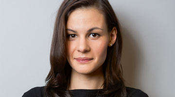 Dziedāt mūziklos, dejot, spēlēt dramatisko teātri, filmēties kino — Ieva Segliņa pierāda, ka talantīgam teātra profesionālim Latvijā jāvar viss. Viņai šī dažādība ir pa prātam. «Tas ir pluss, ka varam attīstīt vairākas aktiermeistarības šķautnes. Man tas ir ļoti interesanti.»