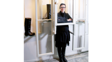 Kad 2009.gadā sākās krīze, Elīna Dobele domāja — vai tiešām arhitektes profesija viņai sniedz lielāko gandarījumu? Un ķērās pie apaviem...