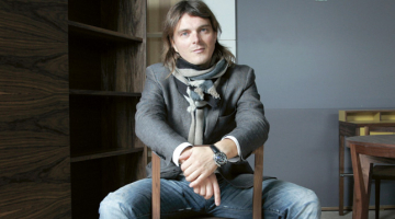 Savu uzņēmumu Jānis Rauza izveidoja pirms 13 gadiem, taču pašlaik atkal jūtas kā starta pozīcijā, jo strādā «jau pilnīgi citā līmenī,  ar citu kvalitāti». Foto — Andrejs Terentjevs, F64