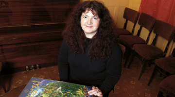 Karīna Šišlo ar prāta spēli Varoņceļš, kurā mazi bērni var iepazīt Lāčplēsi.