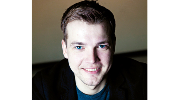 Iestāties aktieros pamudinājuši draugi. «Nebiju savilcis kopā, ka par aktieri var mācīties. Likās — par to jau nemācās, tāpat kā par prezidentu.»