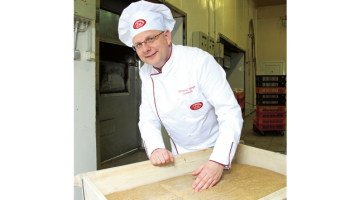 Lāču īpašnieks Normunds Skauģis: «Mūsu produkti vairāk ir tāds eksotisks brīnums, ko ārpus Latvijas lielos apjomos grūti pārdot.»