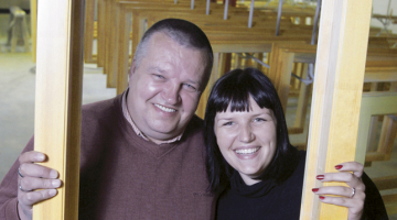 Latvāņu dibinātājs Laimonis Onzuls un viņa meita, tagadējā uzņēmuma īpašniece Linda Grīnberga.