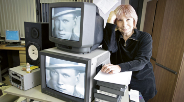 19.novembrī notika Virdžīnijas Lejiņas filmas Latvija toreiz... Marisa Vētras acīm pirmizrāde, bet ap Ziemassvētkiem iznāks kinostāsts par dzejnieku Jāni Poruku.