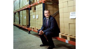 A/s Olainfarm, kuru vada Salvis Lapiņš, šāgada pirmajā ceturksnī, pēc apgrozījuma un peļņas rezultātiem apsteidzot Grindex, kļuvusi par lielāko farmācijas uzņēmumu ne tikai Latvijā, bet visā Baltijā.
