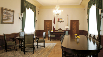 Prezidenta kabinets tagad.