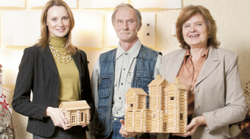 Varis Toys ir ģimenes bizness: Sandra Peiča (no labās), Varis Peičs un viņu meita Evita Tīrele. Foto — Andrejs Terentjevs, F64