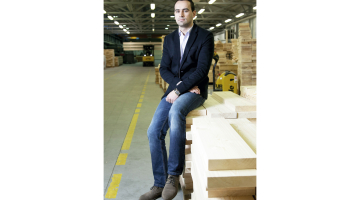 Māju ražotāja Dores fabrika direktors Mikus Zībergs.