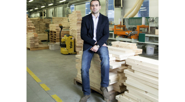 Jauno uzņēmuma novērtējuma rīku pirmais iemēģināja mūsdienīgu guļbūves māju ražotāja Dores fabrika direktors Mikus Zībergs.