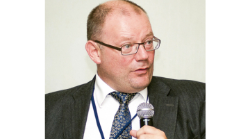 Alans Railijs: «Baltijas valstu premjerministrus vajadzētu dabūt vienā istabā, un lai viņi uzspēlē kādu spēli. Kurš uzvar, tas dabū sašķidrinātās gāzes termināli.»