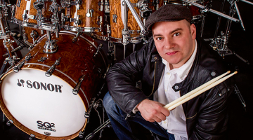 Sitaminstrumentu talants Gabors Dornjeī no Ungārijas.