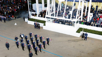ASV prezidenta Baraka Obamas inaugurācijas ceremonija 21.janvārī. Trompetistu grupas pirmajā rindā otrais no labās — latvietis Jānis Porietis, kurš Amerikā doktorantūrā studē trompetes spēli.