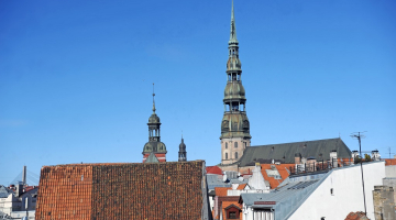 Skats uz Pēterbaznīcas torni Vecrīgā. Foto: Edijs Pālens, LETA