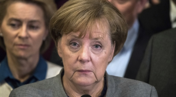 Vācijas kanclere Angela Merkele pēc Brīvo demokrātu partijas aiziešanas no koalīcijas sarunām. Foto: AP/LETA