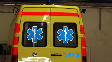 Neatliekamās medicīniskās palīdzības dienesta (NMPD) automašīna. Foto: Rebeka Žeire, LETA