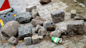 Ietves remontdarbi Krišjāņa Barona ielā. Foto: Zane Bitere, LETA