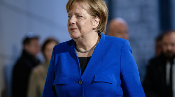 Angela Merkele ceturtdien dodas uz sarunām par valdības koalīciju. Foto: EPA/LETA