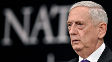 ASV aizsardzības ministrs Džeims Matiss NATO preses konferencē Briselē. Foto: AFP/LETA