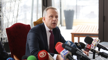 Latvijas Bankas prezidents Ilmārs Rimšēvičs preses konferencē informēs par pēdējo dienu notikumiem, kas saistīti ar viņa aizturēšanu. Foto: Edijs Pālens, LETA