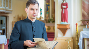 Staņislavs audzis septiņu bērnu ģimenē. Jaunākais brālis Antons jau vairākus gadus ir Vatikāna diplomātiskajā dienestā, dzīvo un strādā Āfrikas valstī Ruandā.
Foto — TUESI.LV