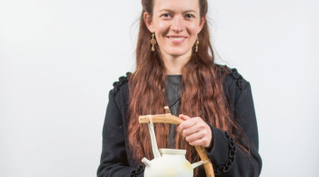 Laima Grigone, zīmola Laima Ceramics vadītāja, savas keramikas darbnīcas īpašniece un vadītāja.
Foto — Jēkabs Kalvelis, Picture Agency