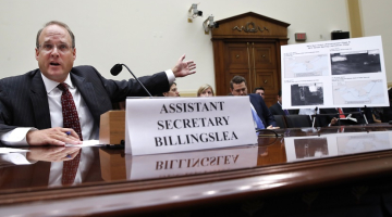 ASV Finanšu ministrijas sekretāra vietnieks Maršals Bilingslijs. Foto: AP/LETA