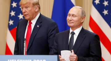 ASV prezidents Donalds Tramps un Krievijas prezidents Vladimirs Putins tiekas Helsinkos. Foto: Reuters/LETA