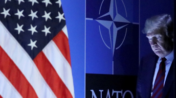 ASV prezidents Donalds Tramps NATO samitā Briselē. Foto: Reuters/LETA