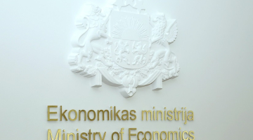 Ekonomikas ministrijas plāksne. Foto: Paula Čurkste, LETA